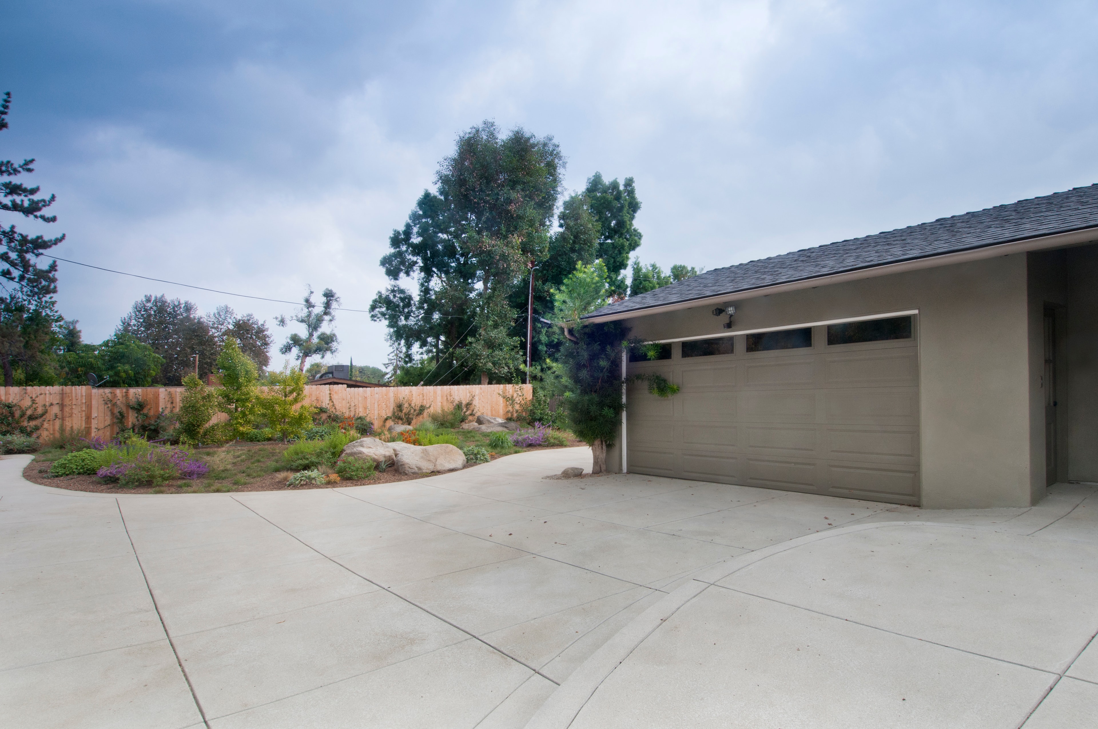 Sand finish concrete driveway installation in Sierra Madre, Los Angeles County by Concrete Etc., Inc.