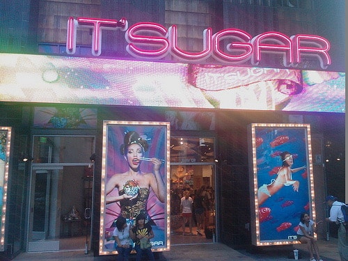 IT'SUGAR retail storefront at Universal CityWalk — completed commercial concrete tenant improvement by Concrete Etc., Inc.
