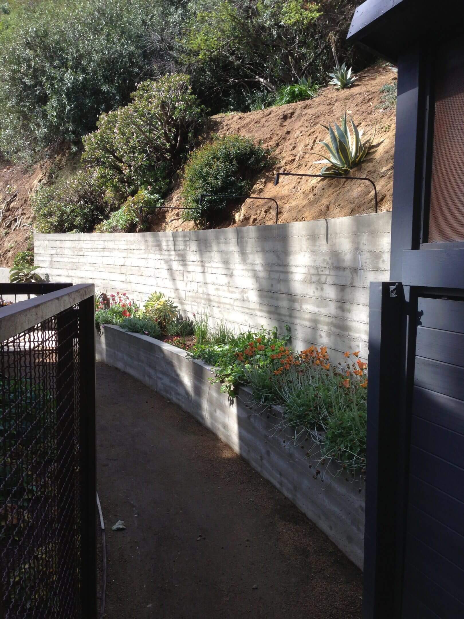 Retaining wall installation Los Angeles County